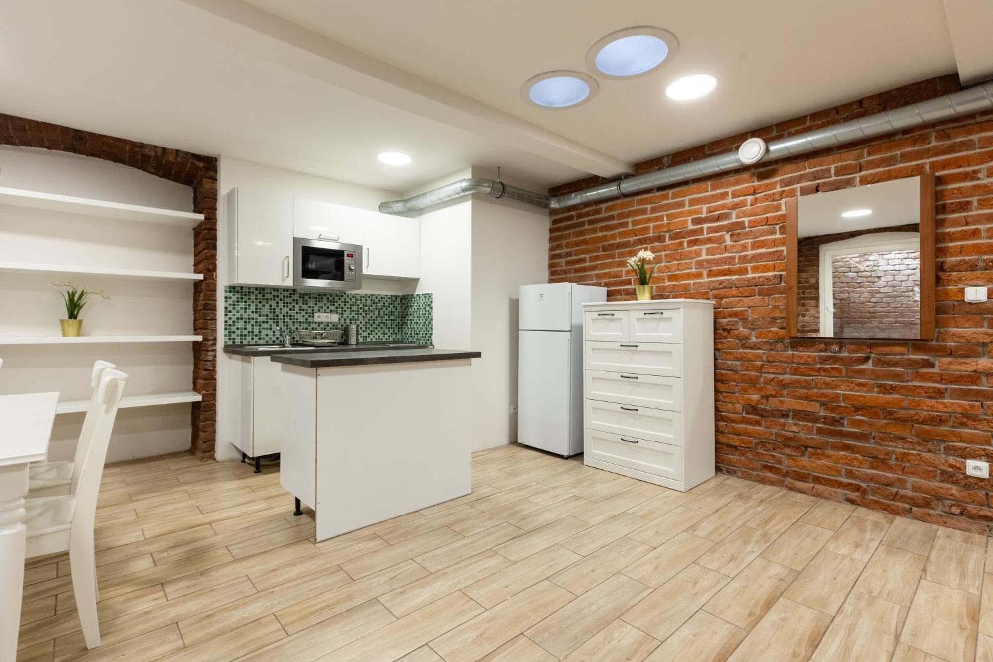 Spacious Apartment In Quiet Courtyard Near Charles Bridge Прага Экстерьер фото